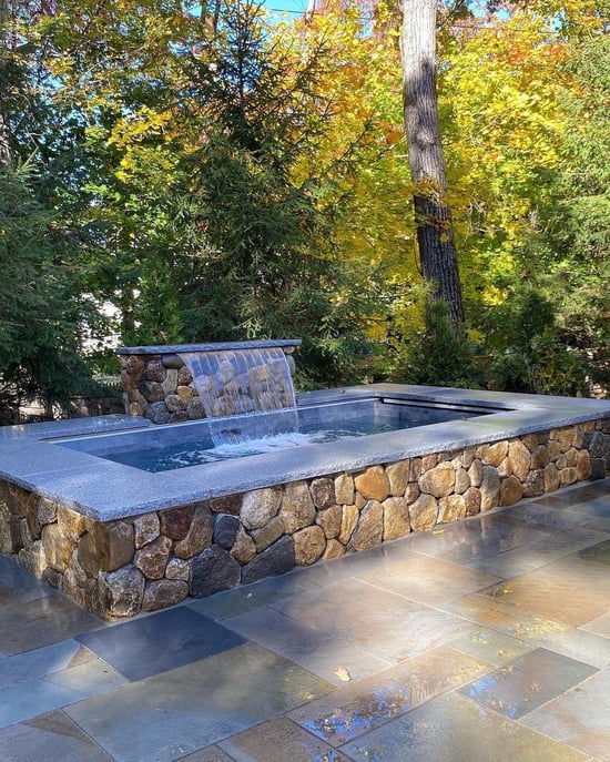 Old New England Rounds fountain/pool