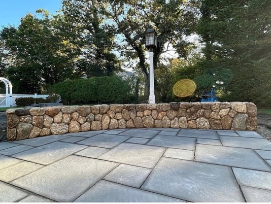 Old New England Rounds accent and seating wall