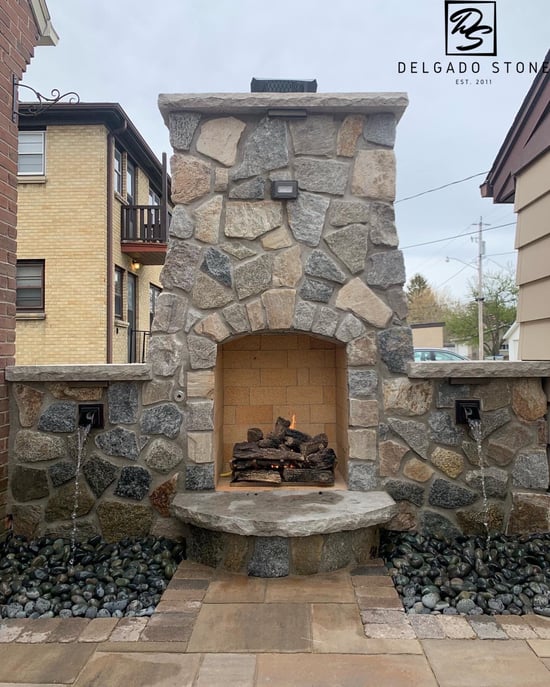 CT Blend Mosaic Exterior Fireplace and Water Feature