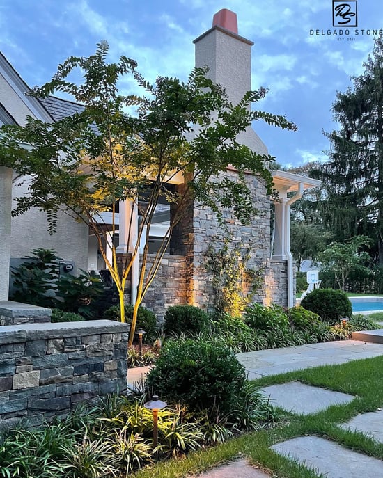 Fieldstone Dark Ashlar Accent Walls