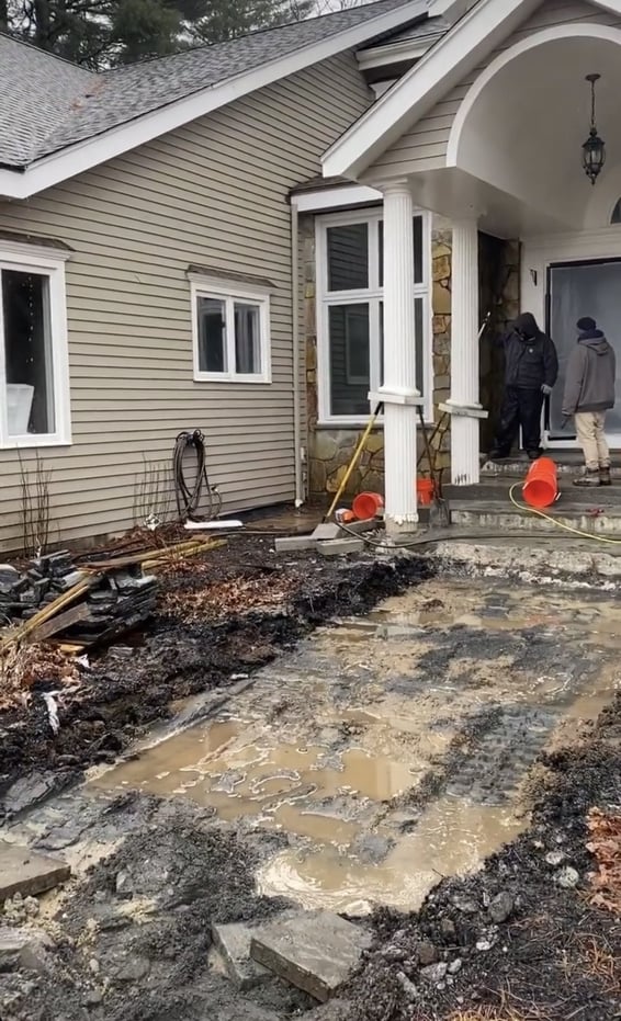 Walkway before flagstone veneer.