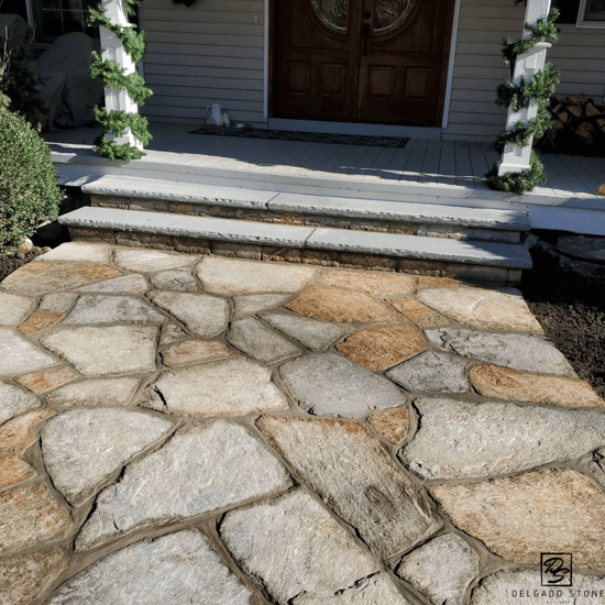 Colonial Tan and Spruce Mountain Split Flagstone Walkway